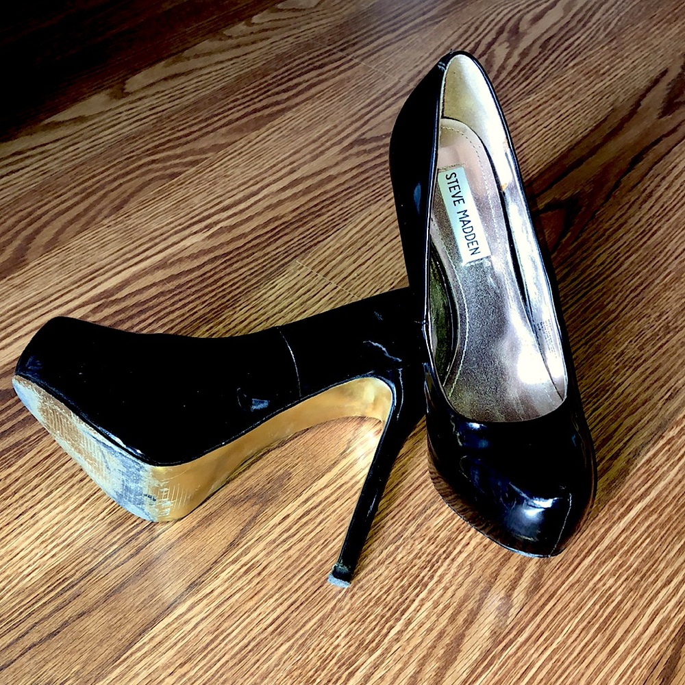 Black/Gold, Steve Madden, high heels. Size 7.5